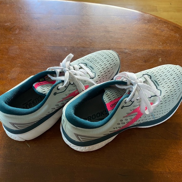 Brooks Ghost 13 Women’s Running Sneakers size 7.5 - Picture 2 of 5
